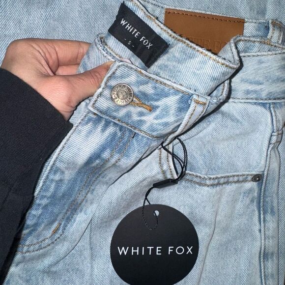 White Fox Summer Mid Rise Wide Leg Jeans in Glacier - Picture 4 of 6